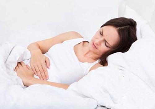 女性月经量少的原因是什么（女人月经量少什么原因引起的）