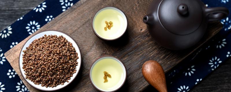 女性喝黑苦荞茶有什么好处（女人喝黑苦荞茶的坏处）