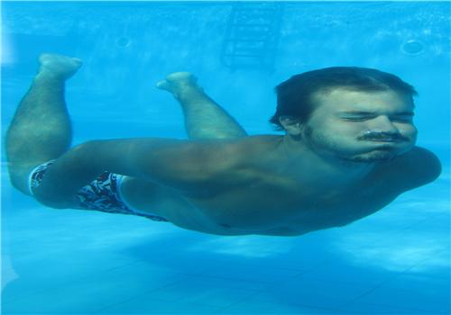 最快学踩水方法（学踩水的方法）