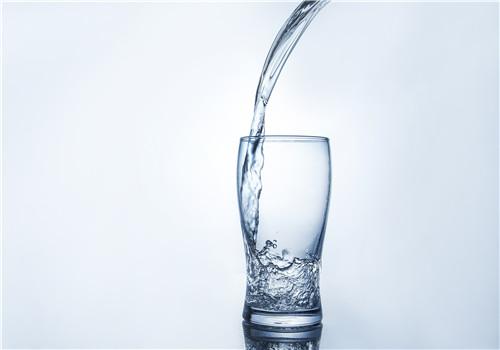 盐开水能治拉肚子吗（盐开水能缓解拉肚子吗）