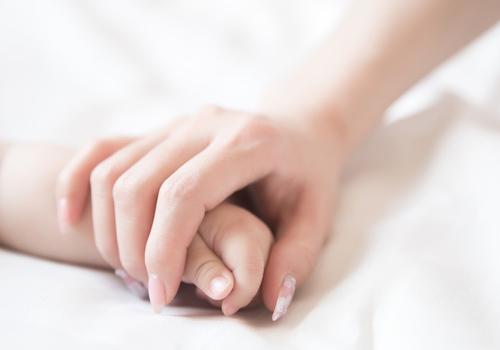 宝宝指甲里有脏东西怎么办 婴儿指甲里有脏东西怎么弄