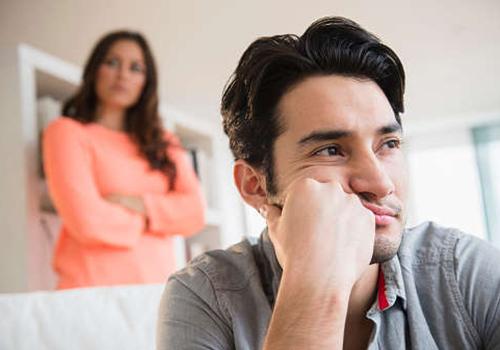 男人不自信的表现