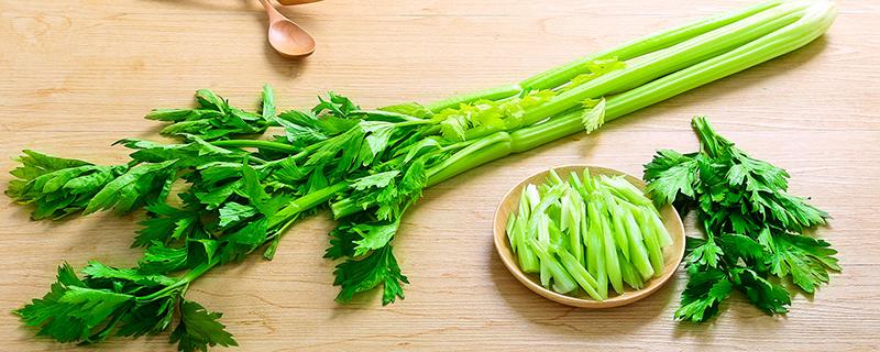 芹菜香蕉汁的功效 芹菜香蕉汁怎么榨