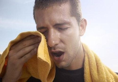 男人出虚汗是什么原因一起的 小心身体这里除了问题