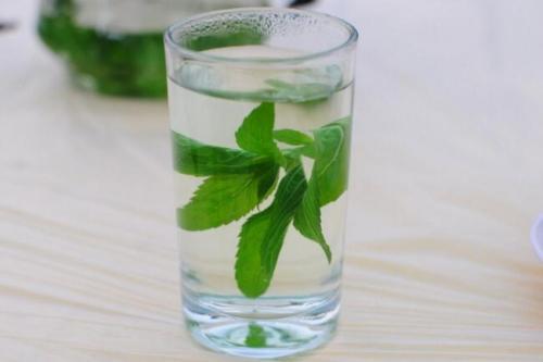 经常熬夜喝什么茶好 女人经常熬夜喝什么茶好