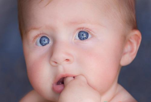 新生儿吃多了会吐奶吗