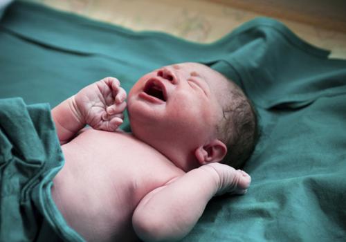 新生儿出生护理常识 新生儿出生护理常识培训