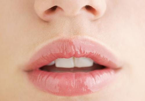 嘴巴起皮是上火了吗（嘴巴起皮是哪里上火了）