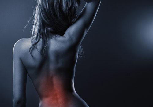 女人腰疼是什么原因引起的（经常腰疼是什么原因女）