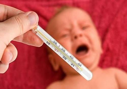 宝宝发烧怎么办（宝宝发烧怎么办39度可以用酒精吗）