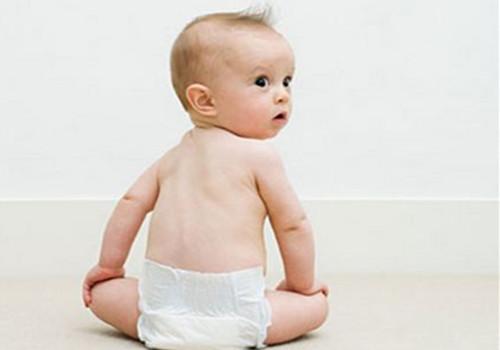 纸尿裤到底多久换一次才合适(纸尿裤用多长时间换)