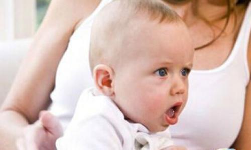 宝宝咳嗽喉咙有痰呼呼响怎么办 满月宝宝咳嗽喉咙有痰呼呼响怎么办