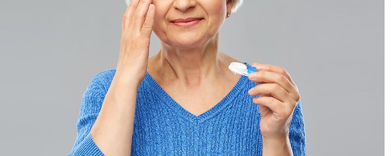 隐形眼镜正反面怎么区分 隐形眼镜正反面怎么区分视频