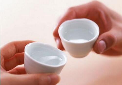 健身后可以喝酒吗 健身后可以喝酒吗可以偶尔喝啤酒吗