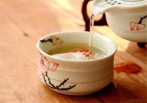 黄芪和党参能一起泡水喝吗 黄芪党参泡水喝的功效