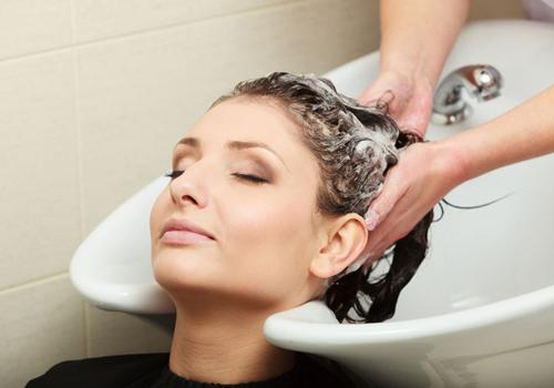 冬天可以每天洗头发吗（冬天可以每天洗头发吗男生）