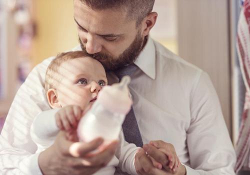冲奶粉的水温多少合适 新生儿冲奶粉的水温多少合适