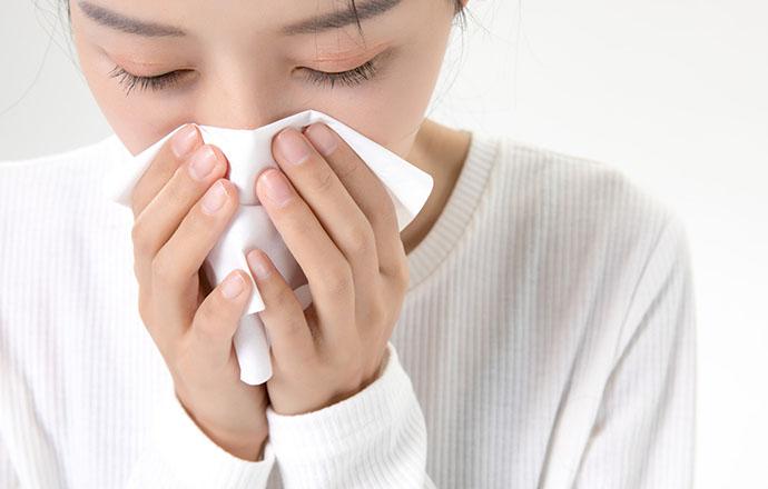 夏天上火流鼻血怎么办（天气热上火流鼻血怎么办）