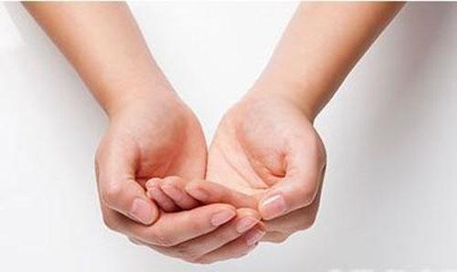 夏天手脚冰凉怎么调理（夏天手脚冰凉怎么调理男人）