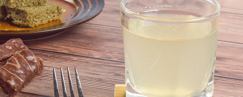 解酒蜂蜜水用开水泡吗（冲蜂蜜水解酒）