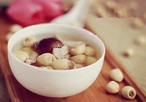 女人熬夜喝什么汤好（熬夜的女人喝什么汤好）