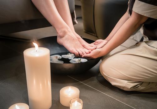 冬天用什么泡脚最好（冬天用什么泡脚最好?）