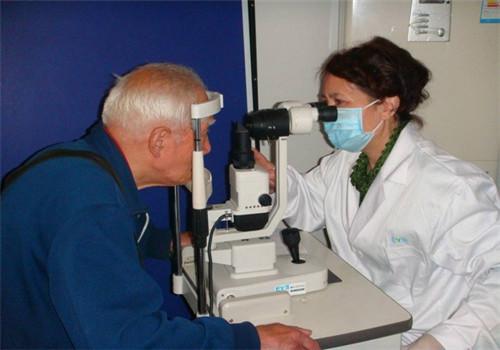 白内障手术前注意事项 白内障手术后应注意事项