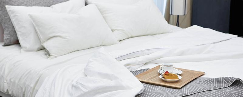 床上螨虫咬的症状是什么（被螨虫咬了是什么症状）