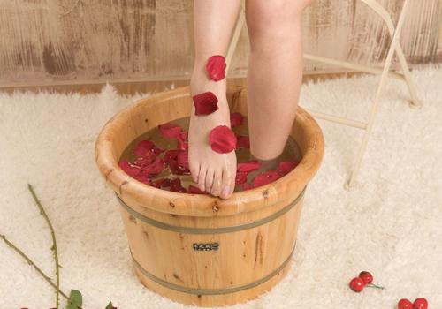 经期泡脚的好处 经期泡脚的好处与坏处