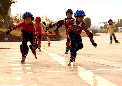 练轮滑可以瘦腿吗 玩两轮滑板可以瘦腿吗