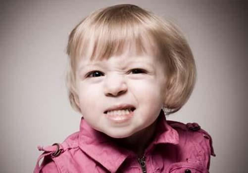 儿童睡觉磨牙是什么原因（五岁儿童睡觉磨牙是什么原因）