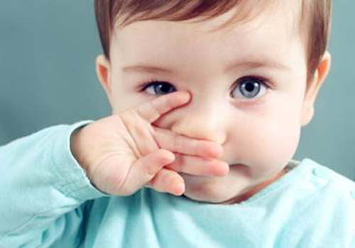 新生儿感冒鼻塞怎么办 1个月新生儿感冒鼻塞怎么办