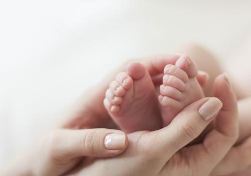 宝宝出生15天了还有黄疸正常吗 宝宝出生15天还会有黄疸吗