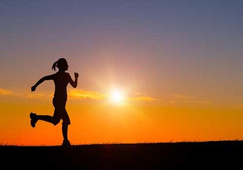 冬天晚上可以跑步吗 冬天晚上适合跑步锻炼身体吗