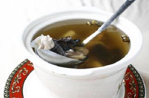 肉苁蓉煲汤配什么材料（肉苁蓉煲汤配什么材料女人喝）