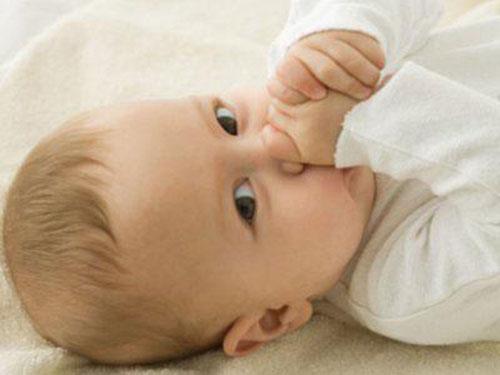 新生儿肝炎的原因引起的（新生儿肝炎的原因引起的黄疸）