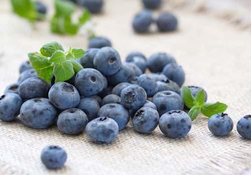 孕妇可以吃蓝莓吗（孕妇可以吃蓝莓吗对胎儿有影响吗）