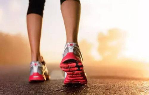 晚上做什么运动好（晚上做什么运动好睡觉）