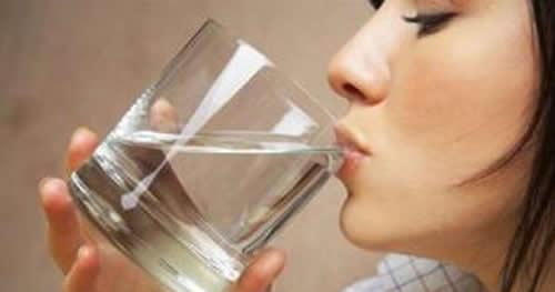 急性扁桃体炎吃什么(急性扁桃体炎吃什么消炎药)