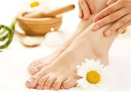 夏天如何去除脚臭（夏天如何防止臭脚）