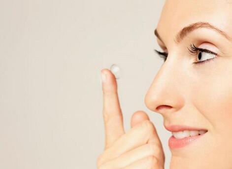 爬山可以戴隐形眼镜吗 爬山需要戴眼镜吗