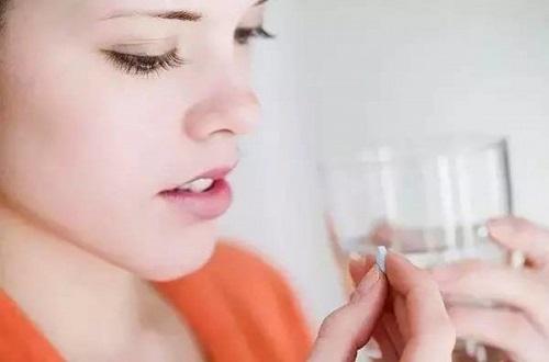 吃长效避孕药的危害有哪些（吃长效避孕药的危害有哪些呢）