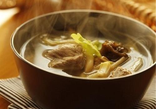 黄花菜怎么吃发奶 黄花菜喂奶可以吃吗