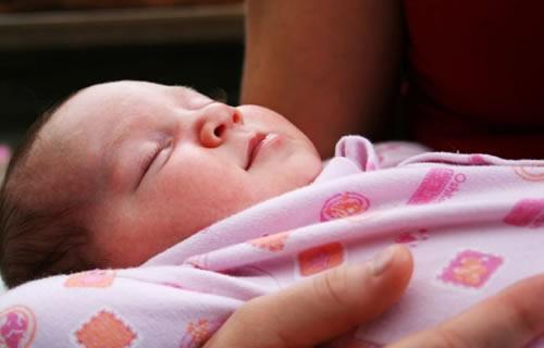 新生儿低血糖的危害性(新生儿低血糖的危害性 大脑)