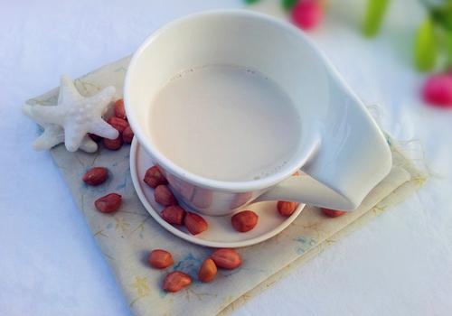 豆浆怎么喝才能丰胸（喝什么样的豆浆可以丰胸）