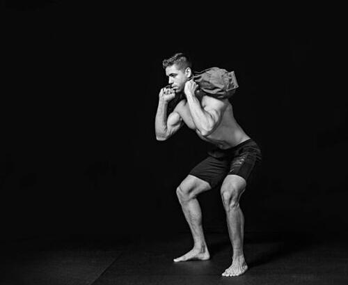 深蹲呼吸方法(深蹲怎么呼吸法)