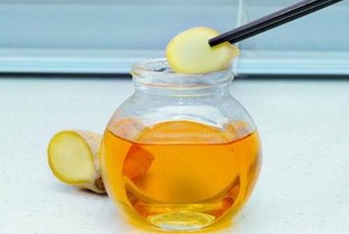 生姜蜂蜜水的作用 生姜粉蜂蜜泡水的功效与作用