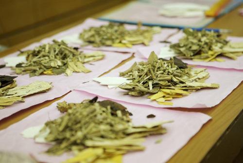 脚气让指甲坏掉怎么办 脚气脚指甲烂了