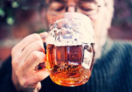 烫伤后可以喝酒吗（烫伤后能不能喝酒）