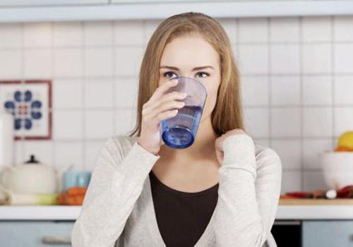 胸部变小了是什么原因（什么原因导致胸部变小）